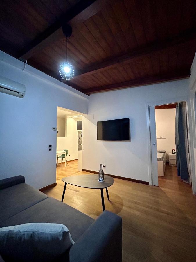Isola Rovi Appartement Bari Buitenkant foto