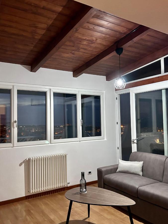 Isola Rovi Appartement Bari Buitenkant foto